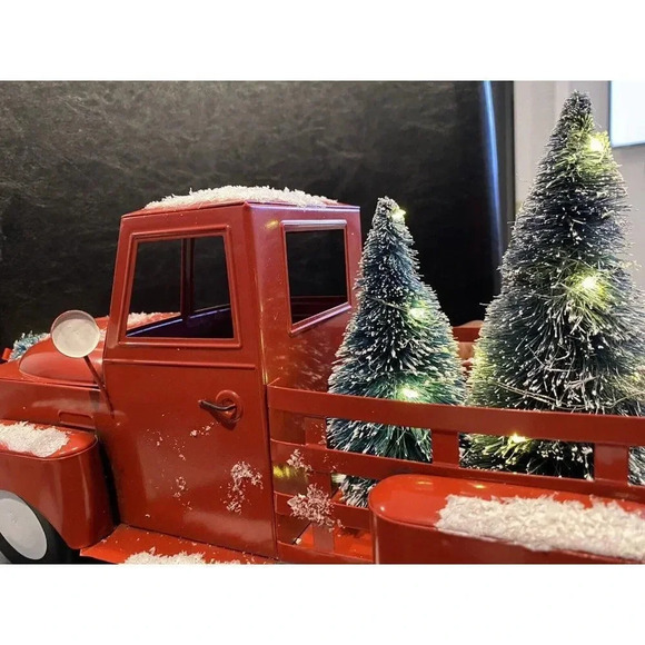 LIGHT UP RED CHRISTMAS TRUCK DECORATION  WITH CHRISTMAS TREE & WREATH -BRAND NEW - Picture 10 of 12